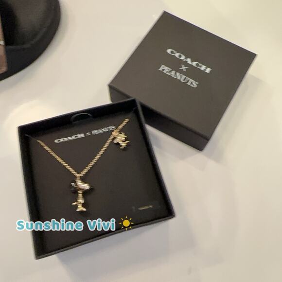 NWT Coach X Peanuts Snoopy And Woodstock Pendant Necklace CCA48 Gold /Black - Picture 4 of 8